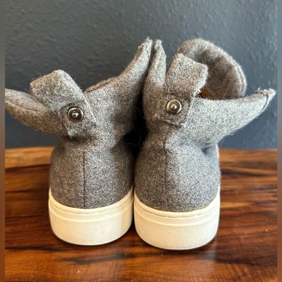 Naturalizer grey high top, sz 6 Wide - Picture 3 of 5